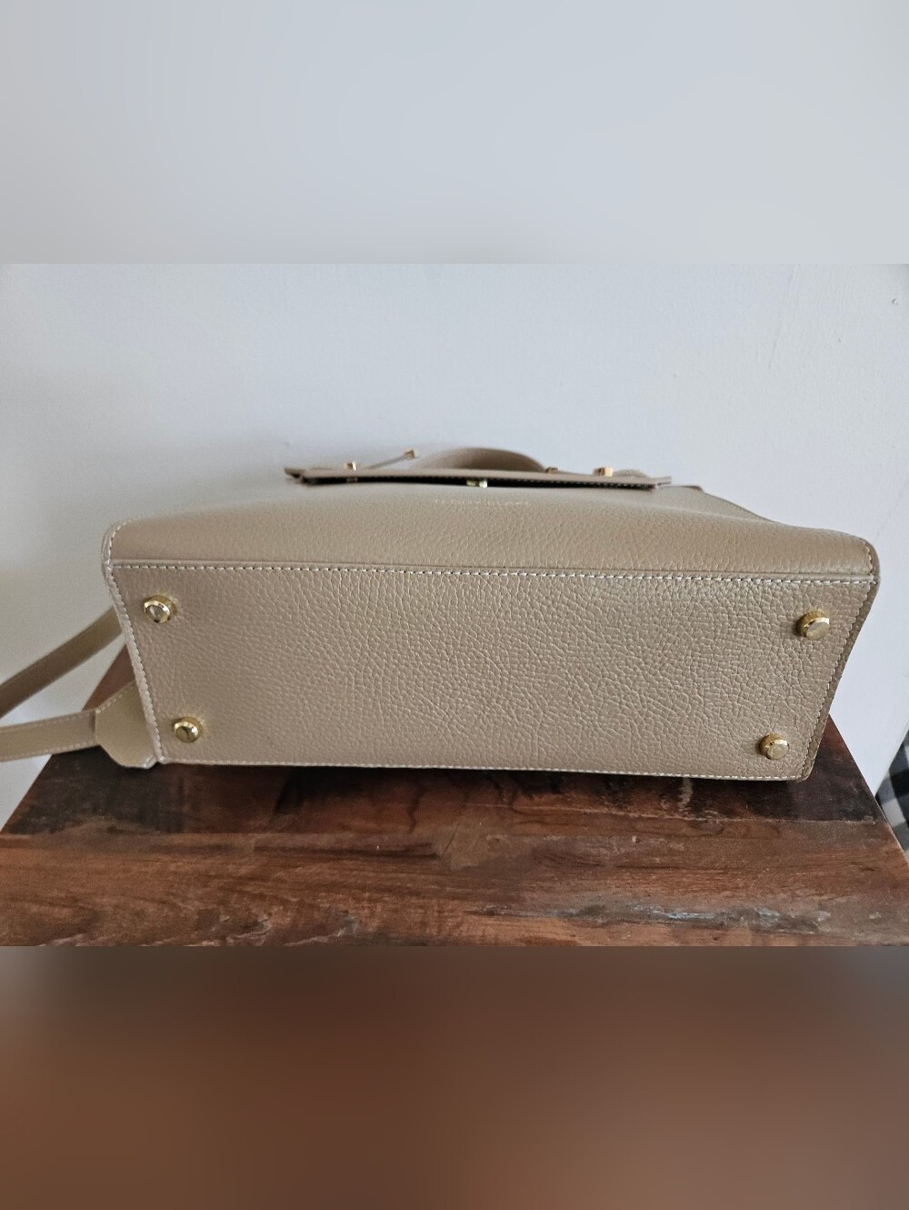 Teddy Blake Ava Taupe Leather Top-Handle Women's Bag with Gold Hardware - Picture 4 of 9